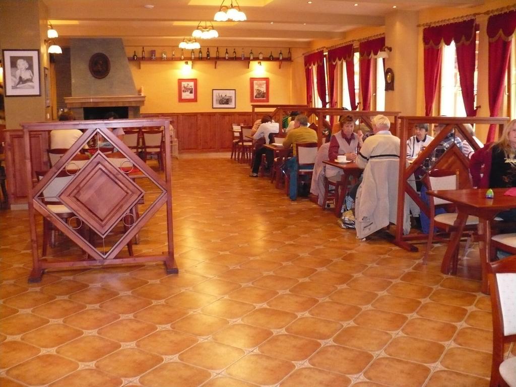 Motel Ranc Ружомберок Экстерьер фото