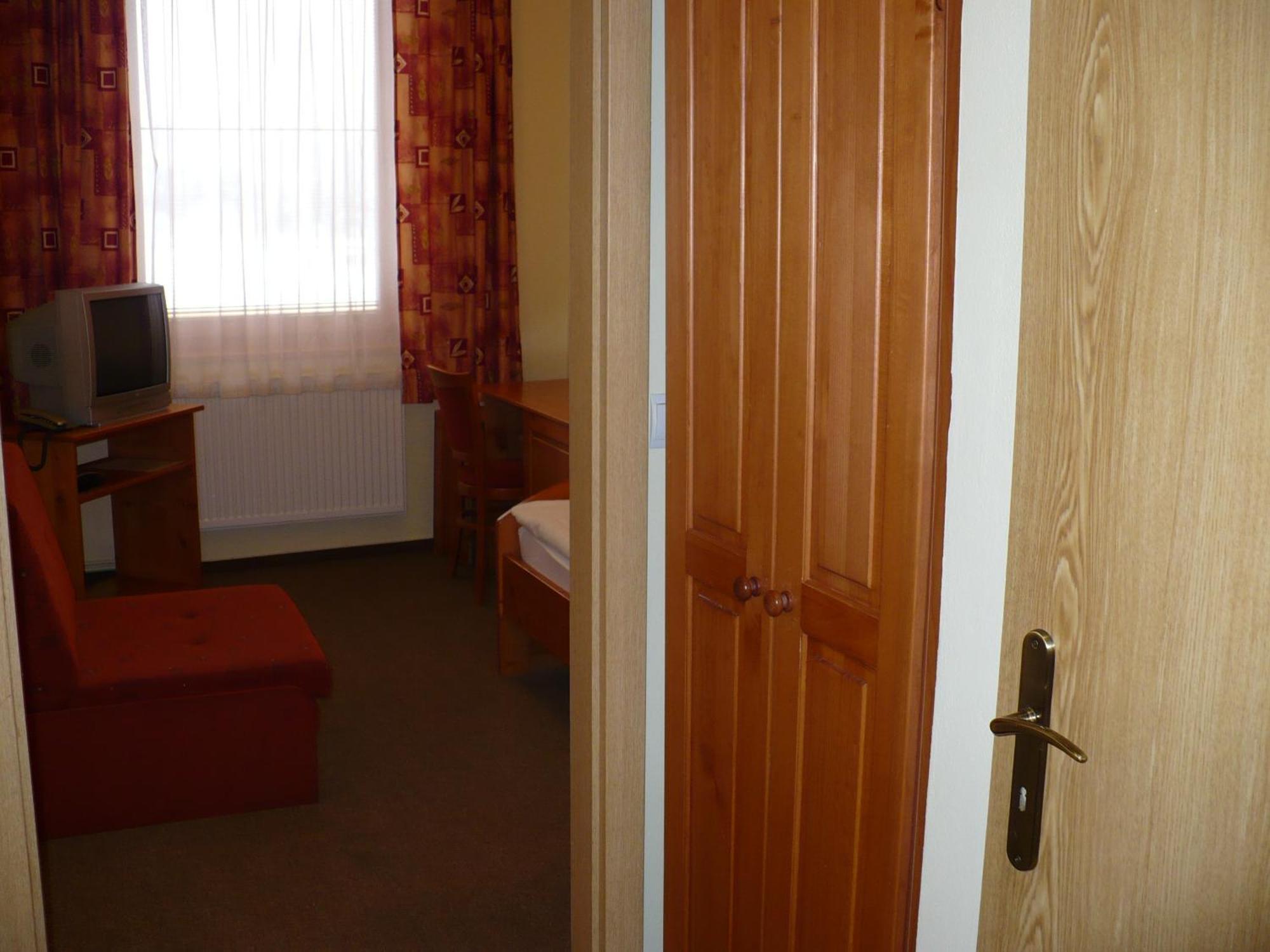 Motel Ranc Ружомберок Экстерьер фото