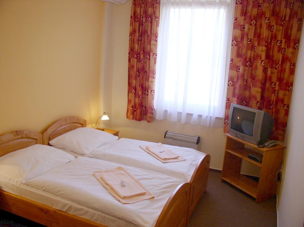Motel Ranc Ружомберок Экстерьер фото